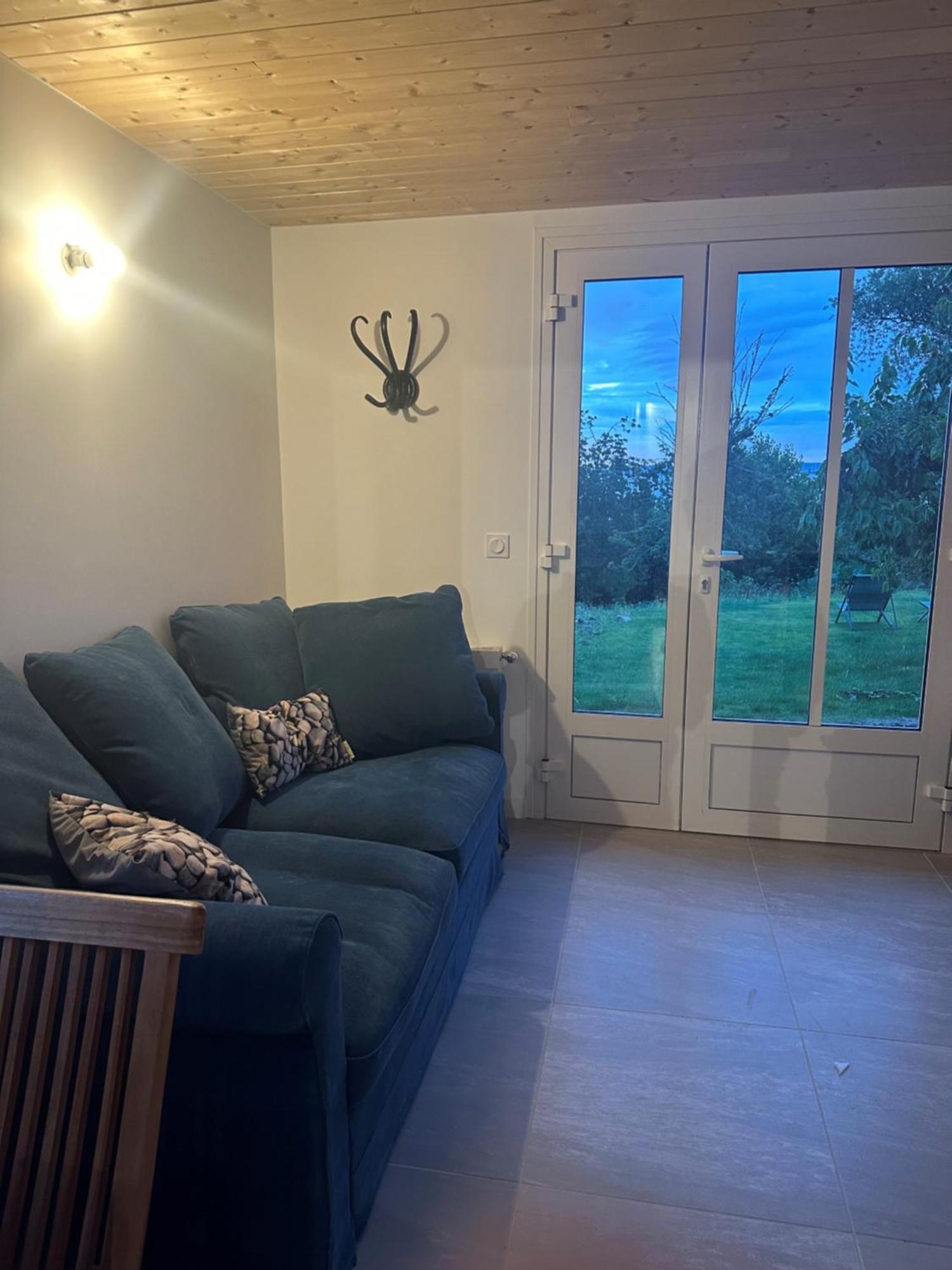 Gites De La Baie D'Honfleur Cricqueboeuf Room photo